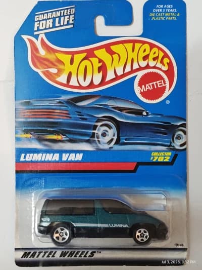 Lumina Van
