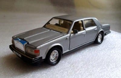 Rolls-Royce Silver Spirit