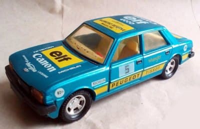Peugeot 305
