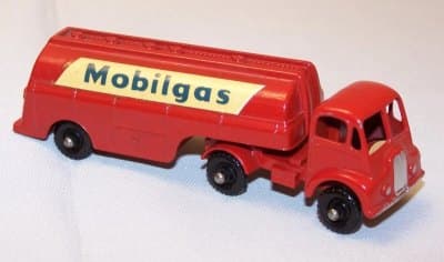 Thornycroft Tractor & 2400 Gallon Trailer Tanker