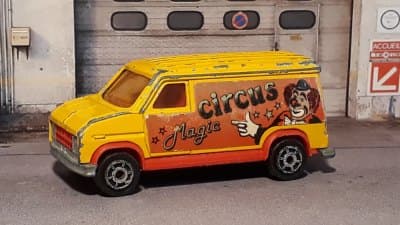 Ford E-350 (Fourgon)