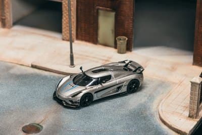 Koenigsegg Regera Silver Metallic / Blue Accents with Tarmac Cards Combo Set