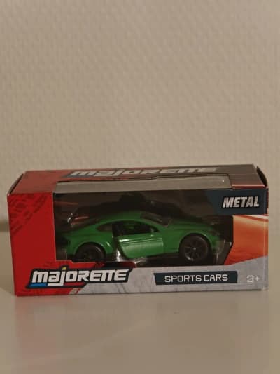 Aston Martin Vantage GT8